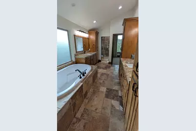 8 S Mountain Wood Ln, Sandy, UT 84092 - Photo 24