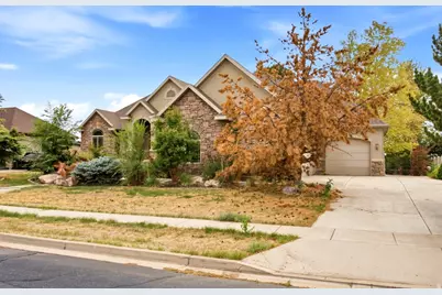 2378 Hansen Dr, Syracuse, UT 84075 - Photo 2