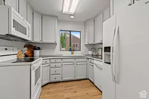 4766 S 200 W, Washington Terrace, UT 84405 - Photo 16