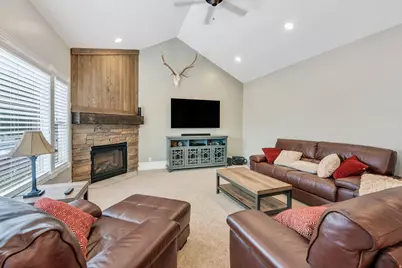1092 N Coyote Run, Saratoga Springs, UT 84045 - Photo 8