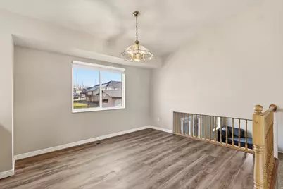 1932 N 810 W, Clinton, UT 84015 - Photo 4