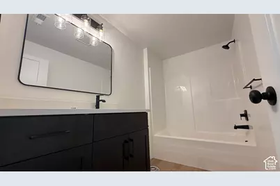 356 W Hawk Cir, Garden City, UT 84028 - Photo 6
