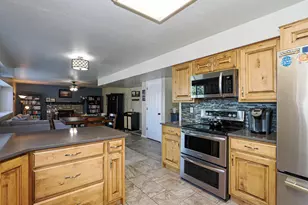 10146 S 2415 E, Sandy, UT 84092 - Photo 16