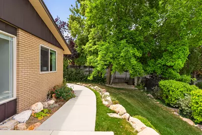 2264 E 4000 S, Holladay, UT 84124 - Photo 48