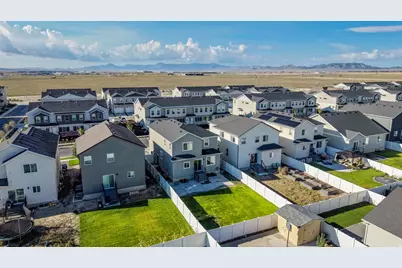 1357 E Reichert St, Eagle Mountain, UT 84005 - Photo 32
