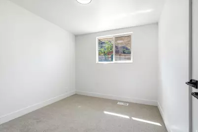 184 E Broadway St S, Tooele, UT 84074 - Photo 18