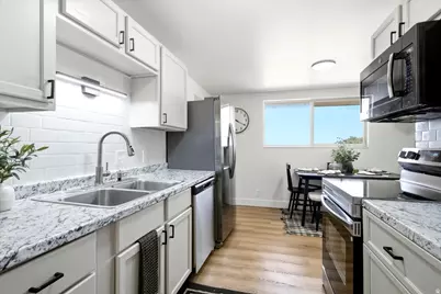 184 E Broadway St S, Tooele, UT 84074 - Photo 10