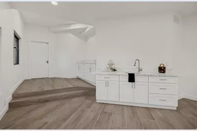 3860 S Highland Ct E, Bountiful, UT 84010 - Photo 32