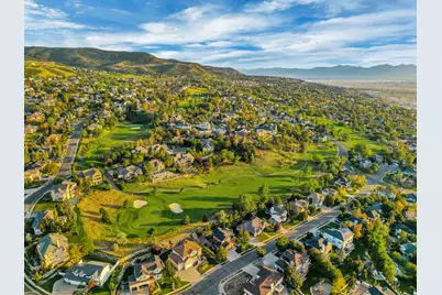 3860 S Highland Ct E, Bountiful, UT 84010 - Photo 2