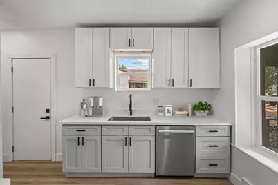 110 W Clark St, Grantsville, UT 84029 - Photo 10