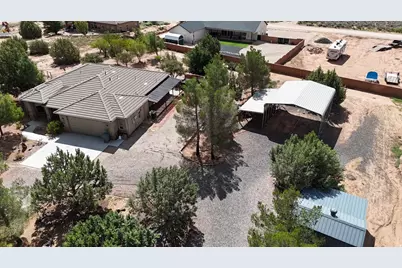 813 W Foothill Dr, Apple Valley, UT 84737 - Photo 6