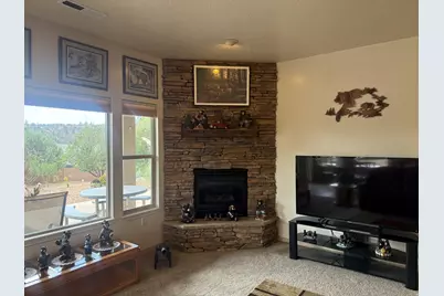 813 W Foothill Dr, Apple Valley, UT 84737 - Photo 20