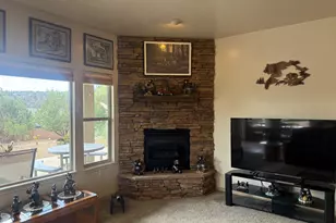 813 W Foothill Dr, Apple Valley, UT 84737 - Photo 20