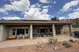 813 W Foothill Dr, Apple Valley, UT 84737 - Photo 10