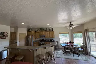 813 W Foothill Dr, Apple Valley, UT 84737 - Photo 12