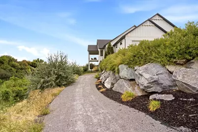 2522 E Thurston Ln, Layton, UT 84040 - Photo 6
