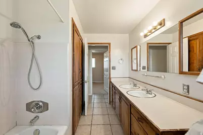 1079 E Hillcrest Dr, Springville, UT 84663 - Photo 22
