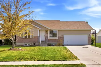 1562 N 2030 W, Clinton, UT 84015 - Photo 2