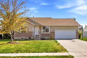1562 N 2030 W, Clinton, UT 84015 - Photo 2