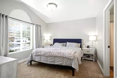 1562 N 2030 W, Clinton, UT 84015 - Photo 8