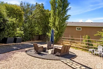 105 N Country Way, Fruit Heights, UT 84037 - Photo 32