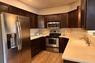 98 W Springview Dr, Saratoga Springs, UT 84045 - Photo 4