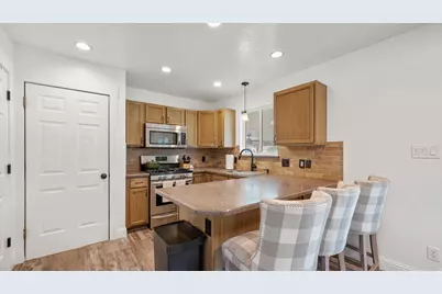 1695 N 1900 W, Lehi, UT 84043 - Photo 2