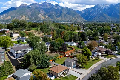 8523 S Kelsch Dr E, Sandy, UT 84093 - Photo 4