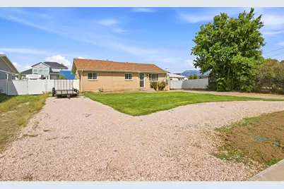 1548 W 2700 S, Syracuse, UT 84075 - Photo 30
