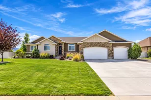 628 E Coach Ln, Grantsville, UT 84029 - Photo 2