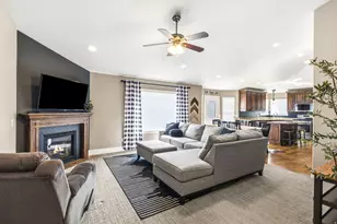 628 E Coach Ln, Grantsville, UT 84029 - Photo 4