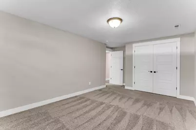 2063 E 1200 N, Layton, UT 84040 - Photo 28