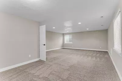2063 E 1200 N, Layton, UT 84040 - Photo 32