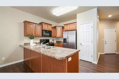 1473 W 190 N, Pleasant Grove, UT 84062 - Photo 4