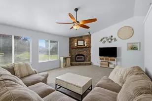 9290 N Horizon Dr, Eagle Mountain, UT 84005 - Photo 8