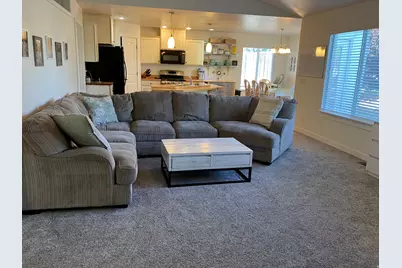 9290 N Horizon Dr, Eagle Mountain, UT 84005 - Photo 2