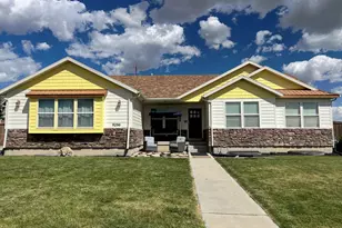 9290 N Horizon Dr, Eagle Mountain, UT 84005 - Photo 1