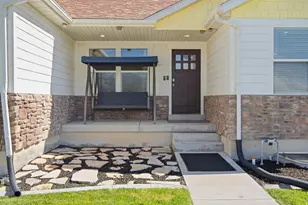 9290 N Horizon Dr, Eagle Mountain, UT 84005 - Photo 4