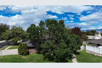 1390 W Marinwood Ave S, Taylorsville, UT 84123 - Photo 44