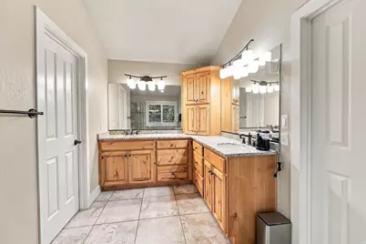 1724 E Ellerbeck Ln, Draper, UT 84020 - Photo 36