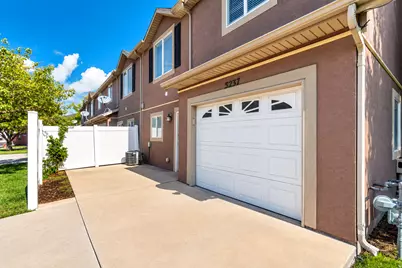 5237 W Cool Water Way S, West Jordan, UT 84081 - Photo 4