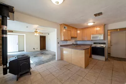 5146 S 4660 W, Kearns, UT 84118 - Photo 8