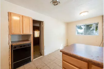 5146 S 4660 W, Kearns, UT 84118 - Photo 10