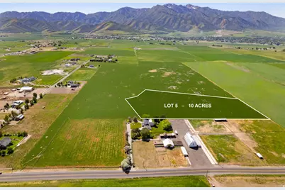 6400 S 2633 W #5, Wellsville, UT 84339 - Photo 1