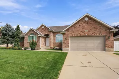 939 S Wind River Way W, Kaysville, UT 84037 - Photo 2