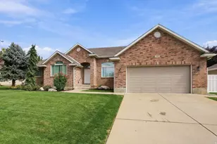939 S Wind River Way W, Kaysville, UT 84037 - Photo 2