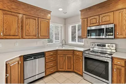 939 S Wind River Way W, Kaysville, UT 84037 - Photo 12