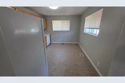 1461 W 400 S #4, Salt Lake City, UT 84104 - Photo 2