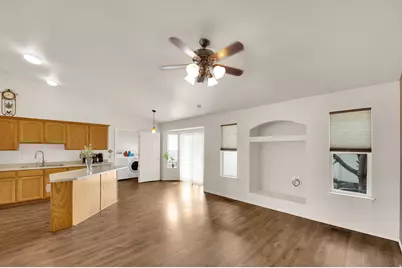 5719 W Moon Crest Ct S, West Jordan, UT 84081 - Photo 2