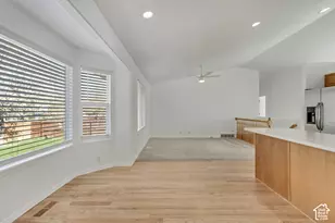 11250 S Crescent Vista Ln E, Sandy, UT 84070 - Photo 10